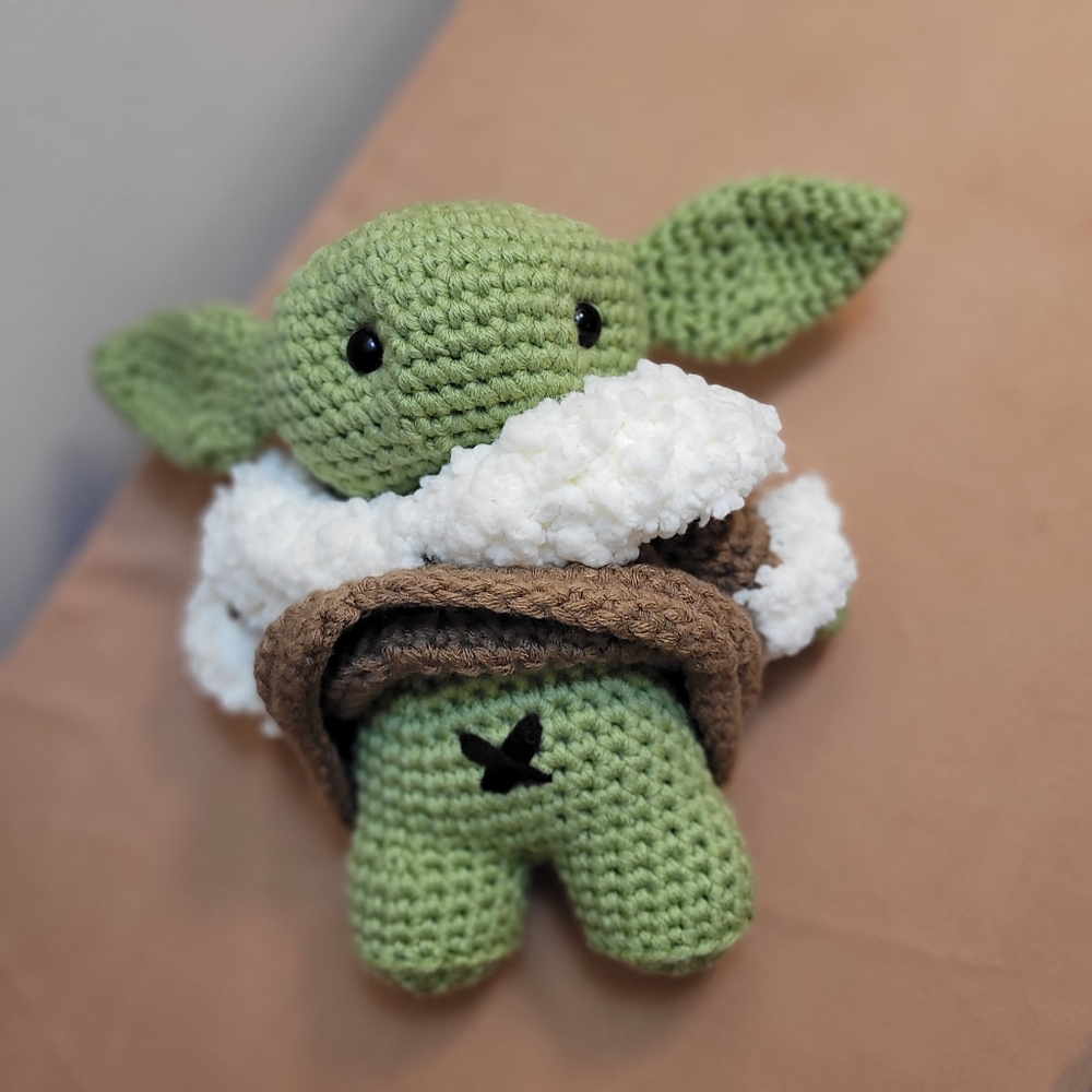 Amigurumi Baby Yoda Plushie 10" Handmade Crochet Animal Plush Grogu Alien Child - Picture 9 of 12